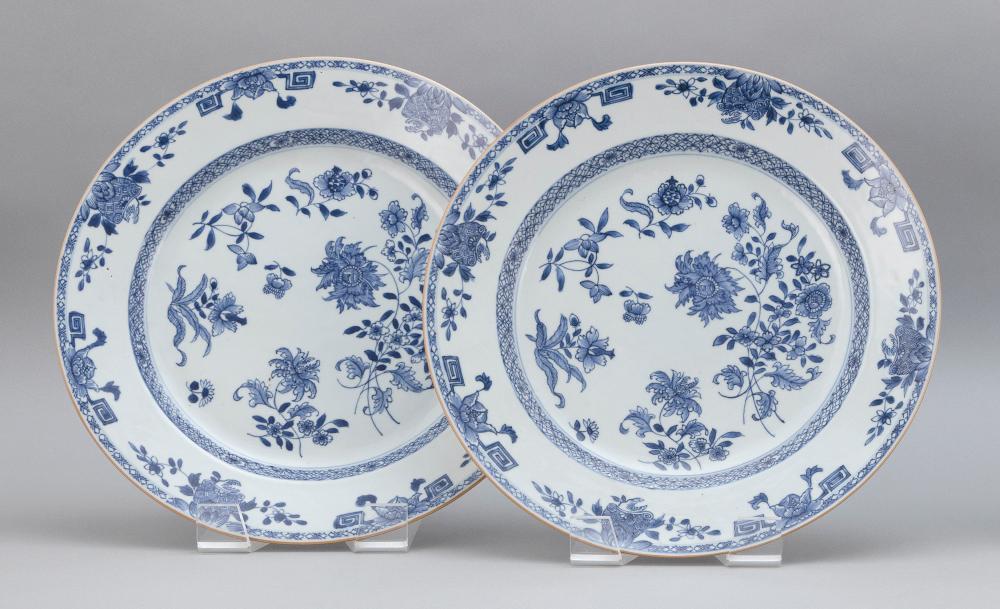 Appraisal: PAIR OF CHINESE EXPORT BLUE AND WHITE PORCELAIN CHARGERS MID-