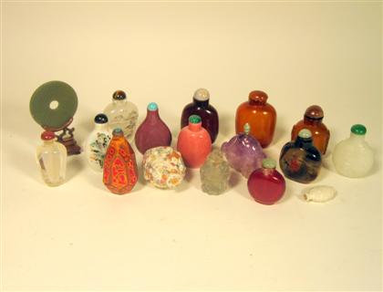 Appraisal: Sixteen Chinese snuff bottlesqing dynasty