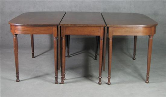 Appraisal: Walnut Sheraton Expanding Banquet Table Circa Center dropleaf section x