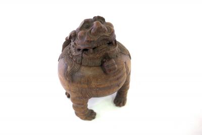 Appraisal: A large Chinese carved bamboo root censer of grotesque beast