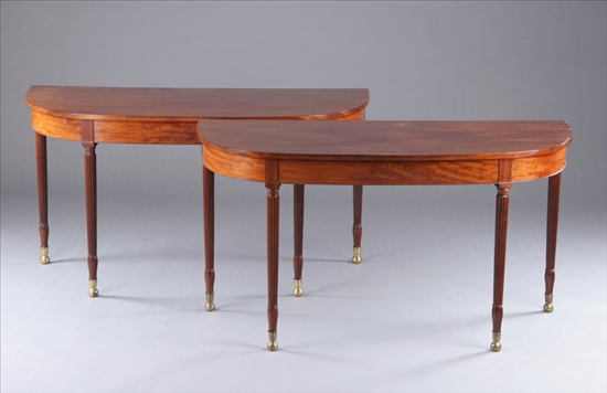 Appraisal: REGENCY MAHOGANY OVOID DINING TABLE TH CENTURY with coordinating leaf