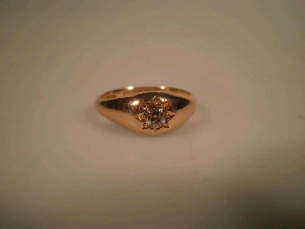 Appraisal: A diamond set signet ring an old cut pale champagne