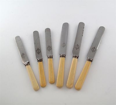 Appraisal: A set of eighteen table and dessert knives the blades