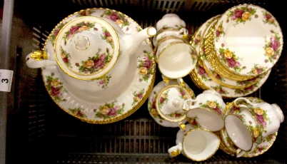 Appraisal: A collection of Royal Albert Old Country Roses dinner Tea