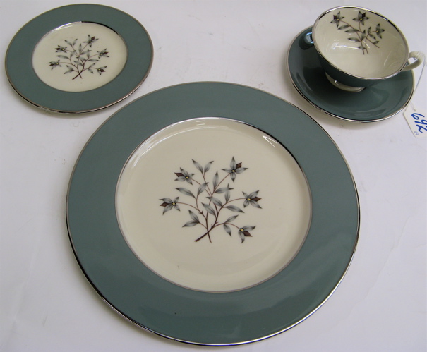 Appraisal: LENOX FINE CHINA SET pieces Kingsley pattern pale turquoise band