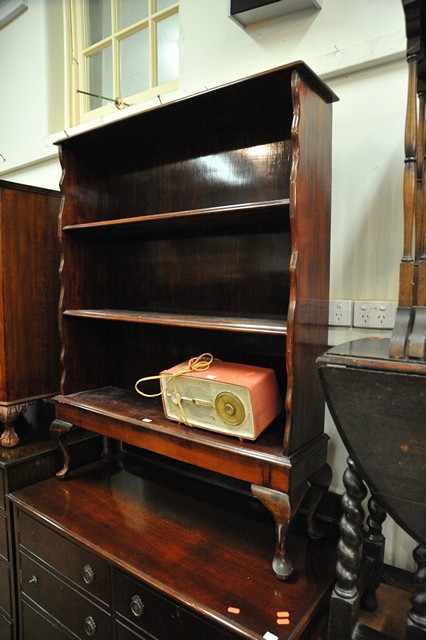 Appraisal: A VICTORIAN MAHOGANY FIVE TIER BOOK SHELF