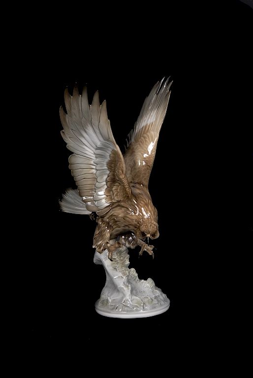 Appraisal: Lorenz Hutschenreuther Kunstahteilung Eagle Figure Lorenz Hutschenreuther Aktiengesellschaft Germany Kunstahteilung