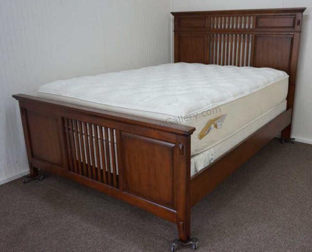 Appraisal: Modern era mahogany slat back queen size bed with box