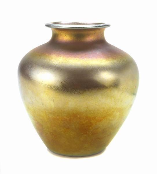 Appraisal: A Steuben gold Aurene glass vase - shape engraved Steuben