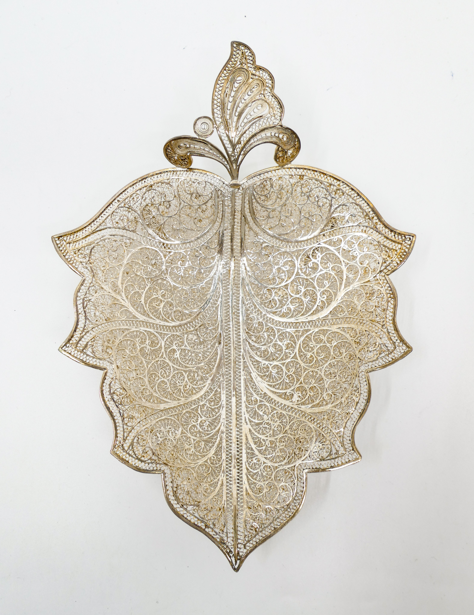 Appraisal: Silver Filigree Leaf Shaped Dish '' - Grams