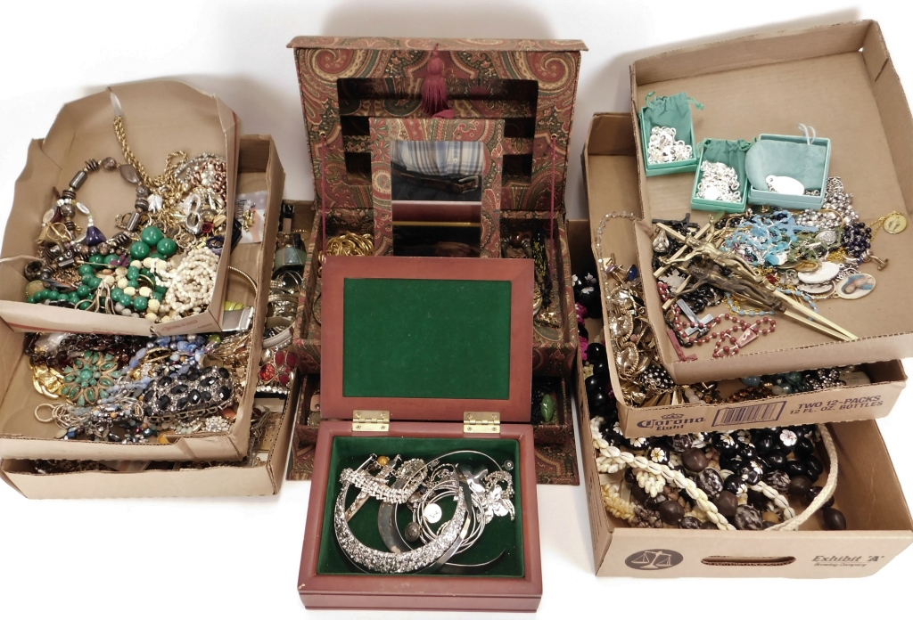 Appraisal: LG ESTATE COSTUME JEWELRY COLLECTION th CenturyCollection of over two