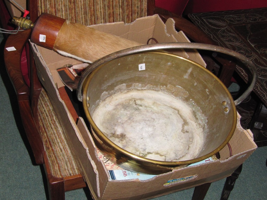 Appraisal: Brass jelly pan and books box