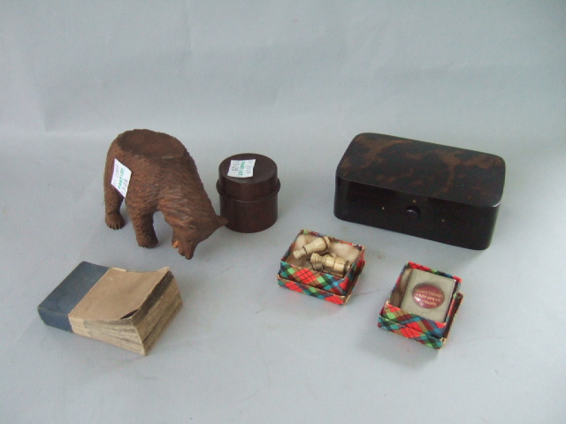 Appraisal: A quantity of collectables a tortoiseshell box two bone stanhopes