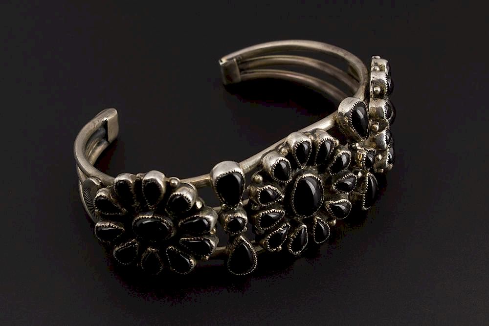 Appraisal: Onyx Cluster Bracelet Beautiful Black Onyx Cluster Sterling Silver Bracelet