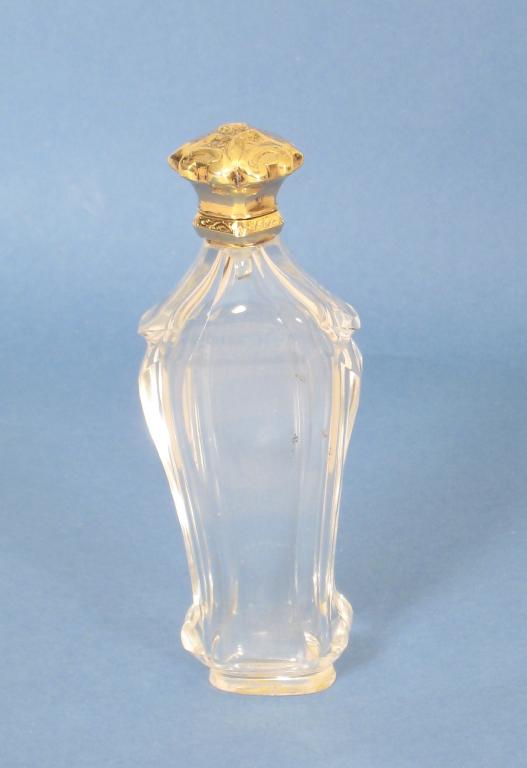 Appraisal: A gold lidded cut glass Scent Bottle of lozenge shape