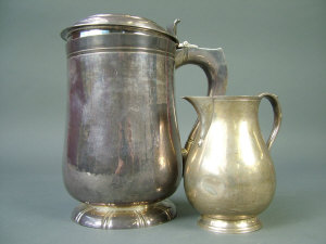 Appraisal: A silver lidded tankard London Wakely Wheeler of cylindrical form