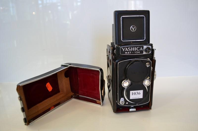 Appraisal: YASHICA MAT - TLR MEDIUM FORMAT CAMERA IN ORIGINAL CASE