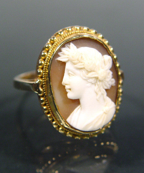 Appraisal: Unmarked gold cameo ring