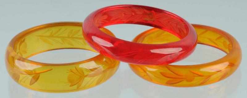 Appraisal: Lot of Bakelite Bracelets Description CORRECTION Two bracelets are applejuice