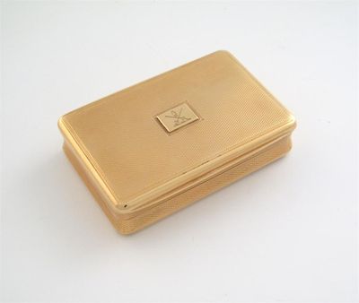 Appraisal: A George III carat gold presentation snuff box by John