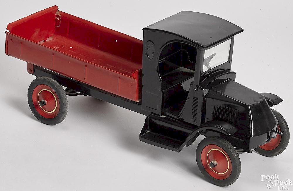 Appraisal: Restored Steelcraft pressed steel dump truck Restored Steelcraft pressed steel