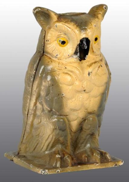 Appraisal: Cast Iron Owl Still Bank Description Manufactured by Vindex Condition