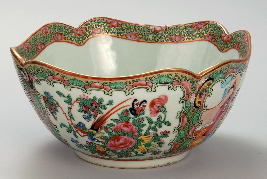 Appraisal: CHINESE EXPORT ROSE MEDALLION PORCELAIN CUT-CORNERED BOWL th CenturyHeight Width