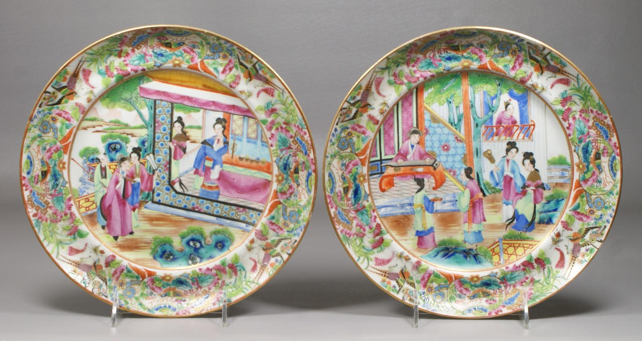 Appraisal: Pair of Chinese Export Porcelain Mandarin Pattern Plates diameter