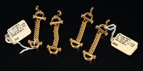 Appraisal: A pair of carat yellow gold cufflinks the stirrup ends