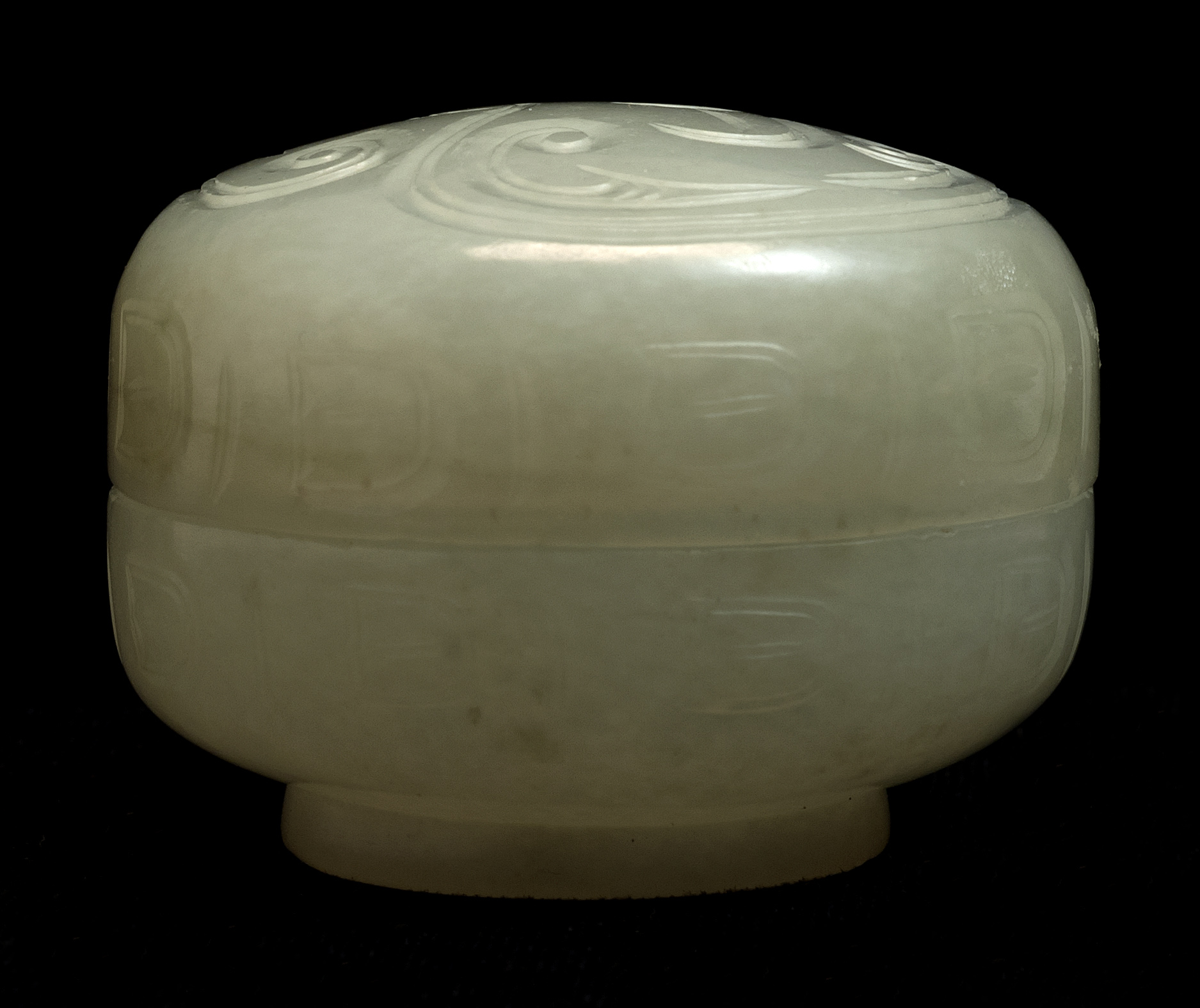 Appraisal: CELADON JADE COVERED BOX th CenturyIn circular form with phoenix