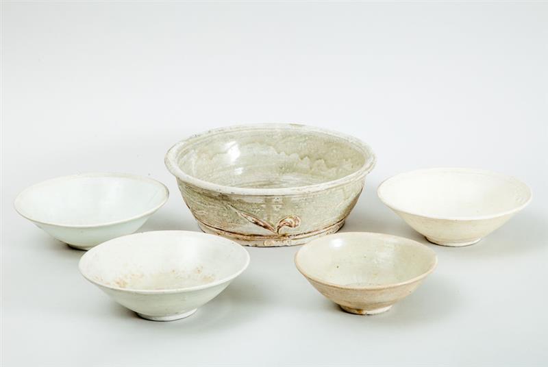 Appraisal: GROUP OF FOUR CREAM-GLAZED BOWLS AND A SHALLOW BOWL The