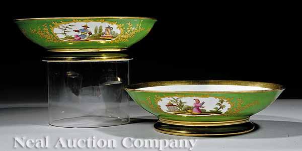 Appraisal: A Fine Pair of Paris Porcelain Polychrome and Gilt-Decorated Bowls