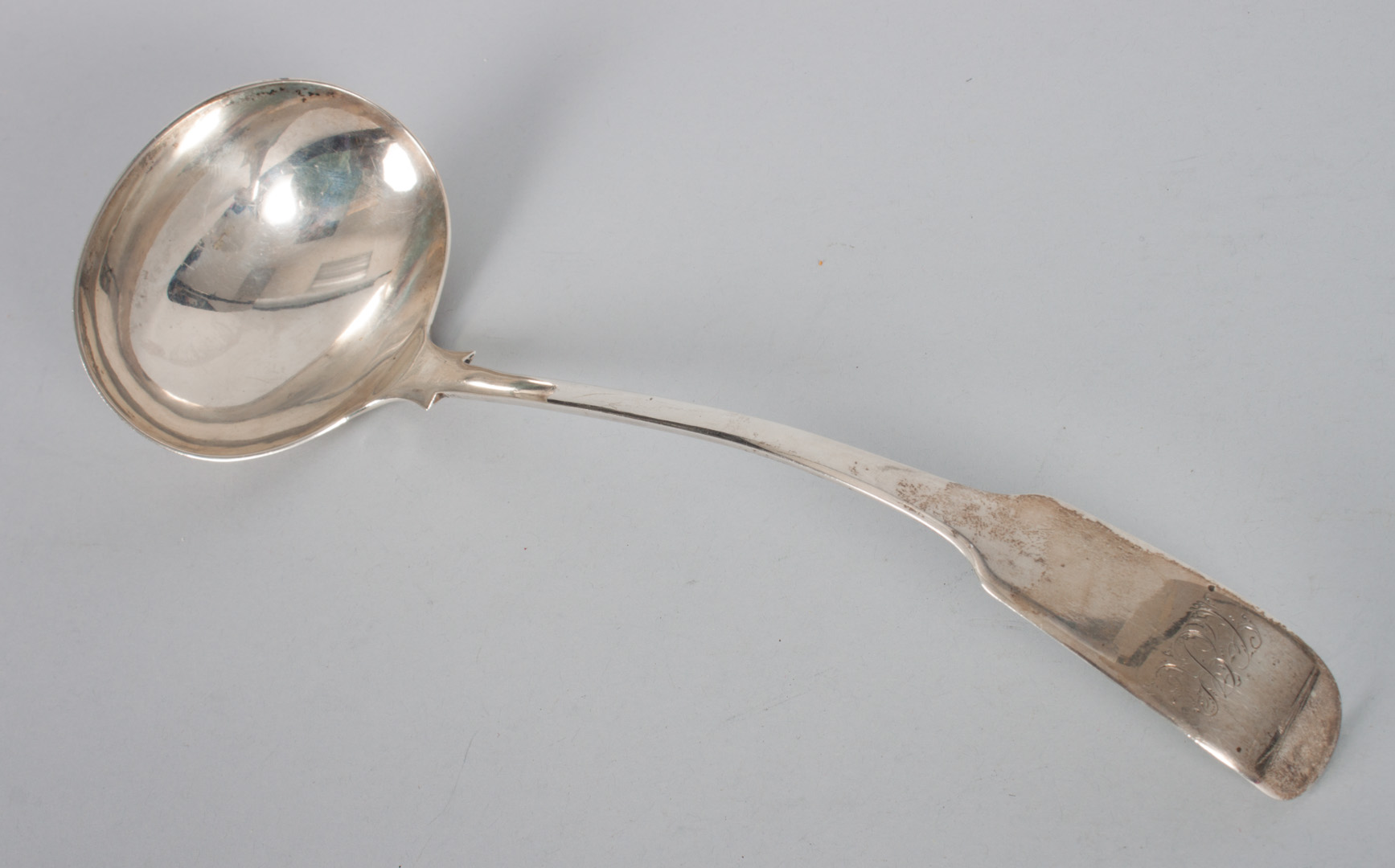 Appraisal: American fiddle pattern coin silver soup ladle J Lownes Philadelphia