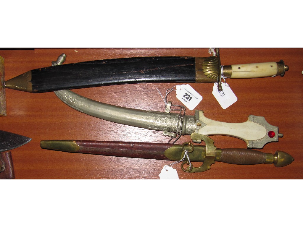 Appraisal: Lot comprising hunting knife and two daggers