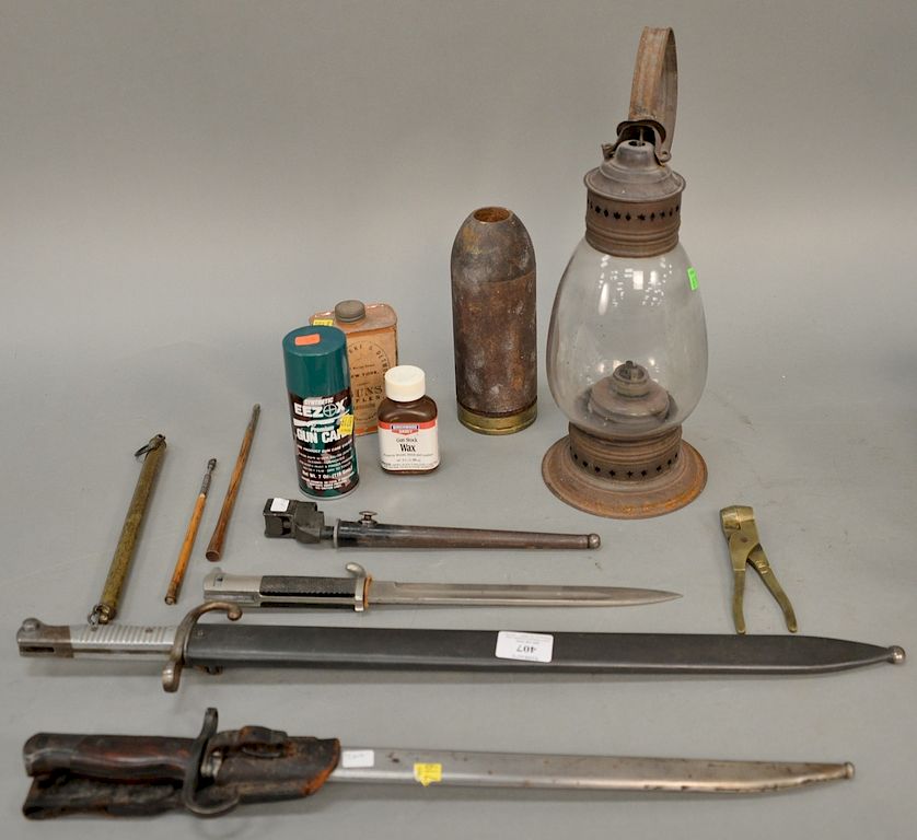 Appraisal: Group lot with four bayonets scale lead ball mold with