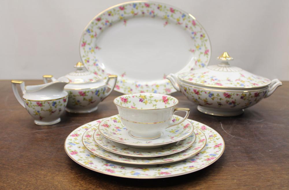 Appraisal: HEINRICH - H C BAVARIAN CHINA SET pieces in the