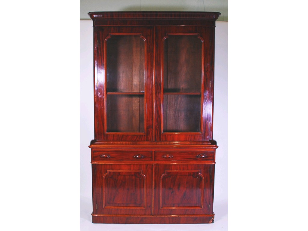 Appraisal: VICTORIAN MAHOGANY LARGE LIBRARY BOOKCASE THE MOULDED CORNICE ABOVE A