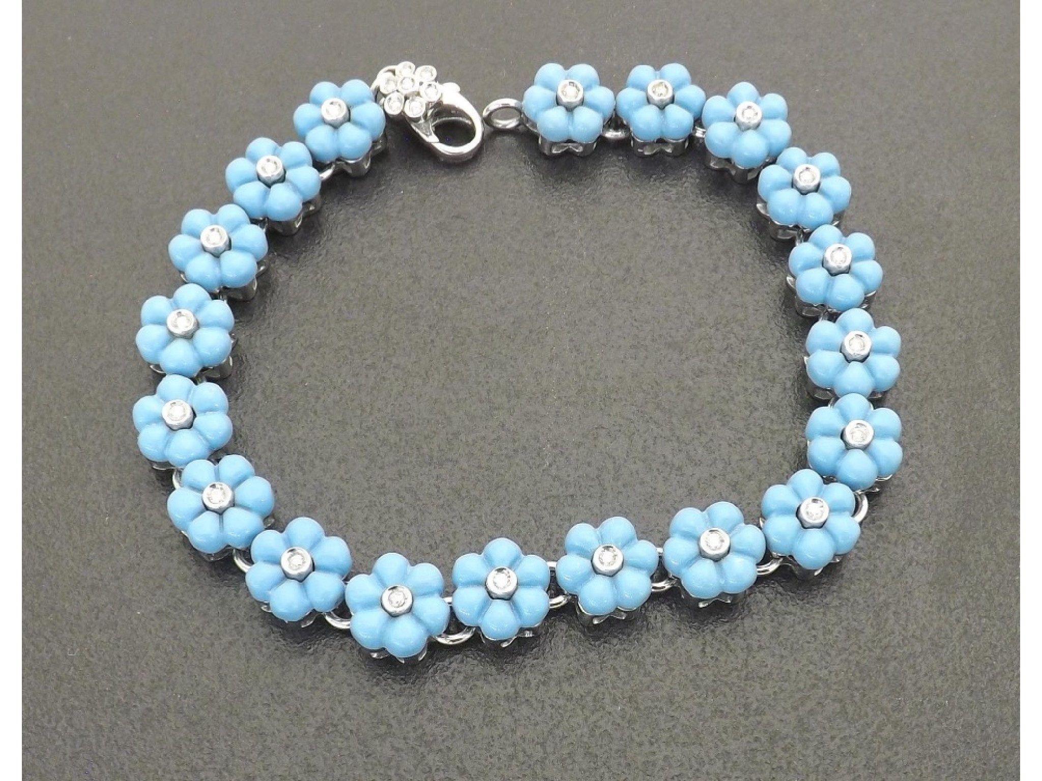 Appraisal: ct white gold diamond set floral turquoise bracelet ct approx