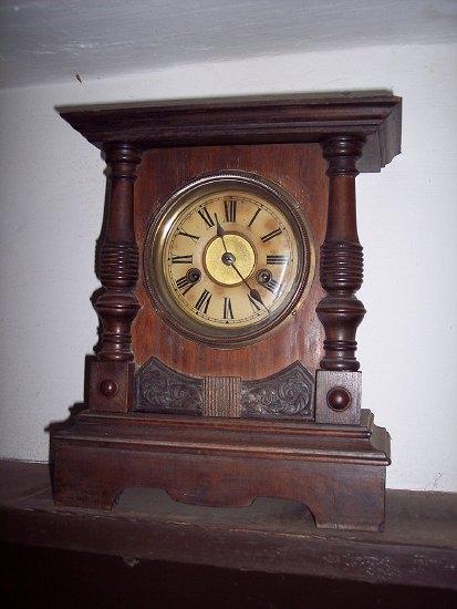 Appraisal: An Edwardian mahogany cased mantel clock the dial with Roman