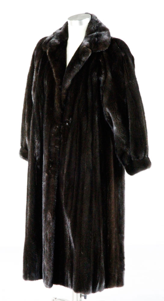 Appraisal: - Vintage Mink Coat Vintage mink coat size medium