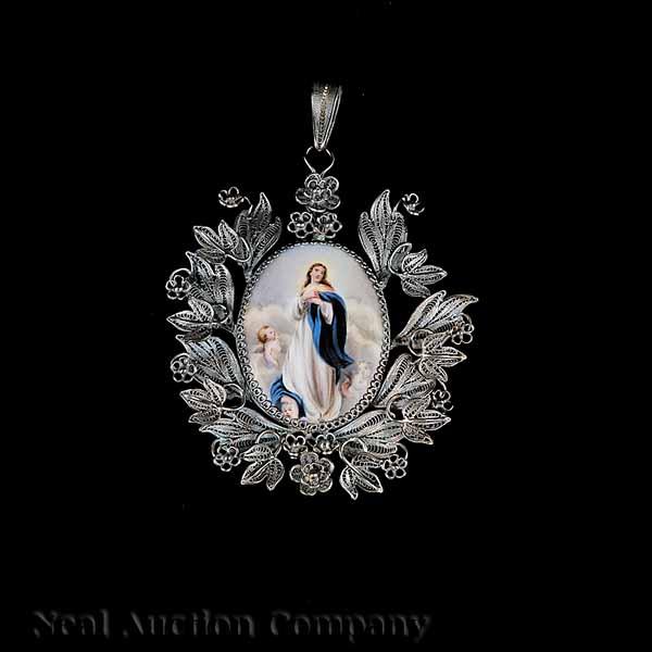 Appraisal: A Finely Painted Porcelain Pendant of a Madonna with Putti