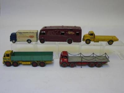 Appraisal: Leyland Octopus Wagon green and yellow Foden Flat Truck with