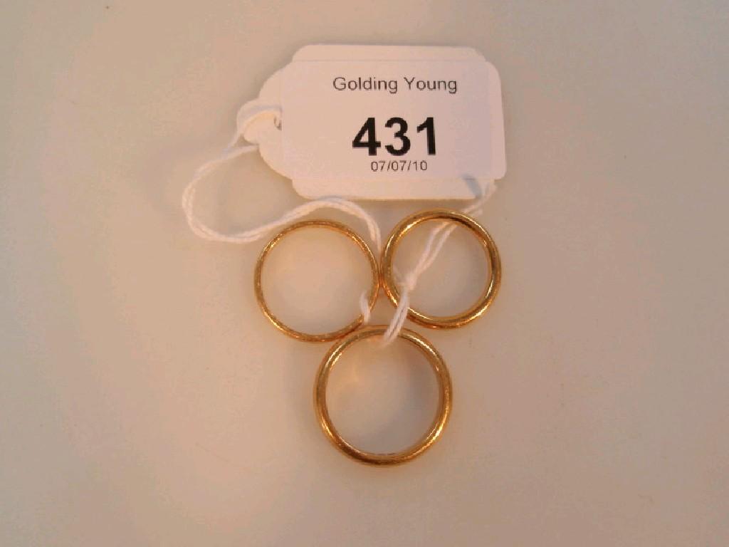 Appraisal: Three ct gold wedding bands g