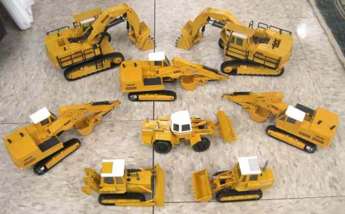 Appraisal: TEN GESCHA DIECAST SCALE MODELS all are Liebherr including hydraulic