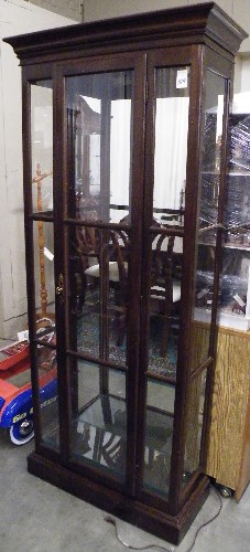 Appraisal: MAHOGANY AND GLASS CURIO DISPLAY CABINET Ethan Allen Furniture Co