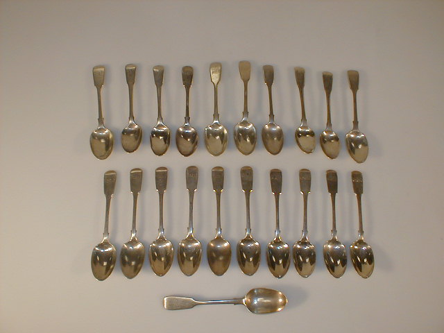 Appraisal: A set of twelve Victorian silver fiddle pattern teaspoons London