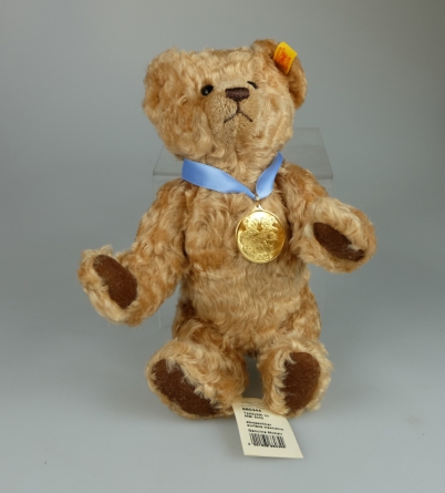 Appraisal: Steiff teddy bear limited edition for Danbury Mint with certificate