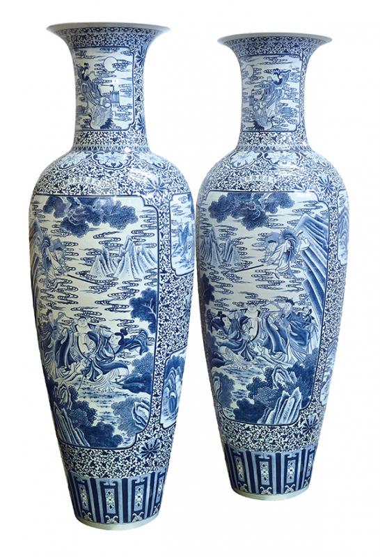 Appraisal: A LARGE AND IMPRESSIVE PAIR OF CHINESE BLUE AND WHITE