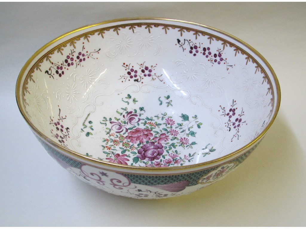 Appraisal: A Samson armorial bowl painted with a coat of arms