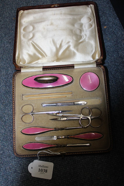 Appraisal: AN EARLY TH CENTURY VANITY CASE with pink enamelled silver